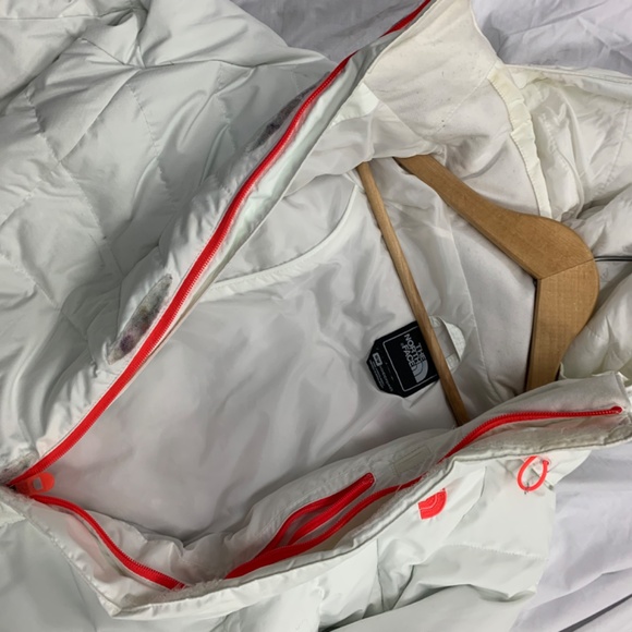 -The Northface winter jacket pink and white - Picture 3 of 6